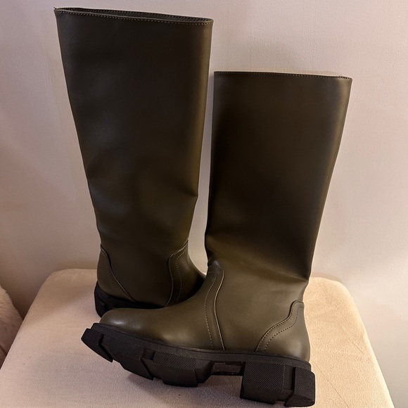Green lug sole boots - Picture 4 of 6